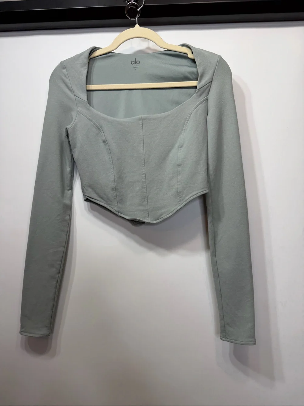 ALO Yoga Square Neck Long-Sleeve Cropped Top - Sage